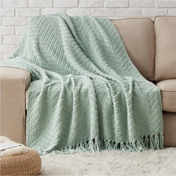 West Elm Oatmeal Light Tan Brown Fringe Chevron Throw Blanket Indoor Luxury Gift - Picture 11 of 13